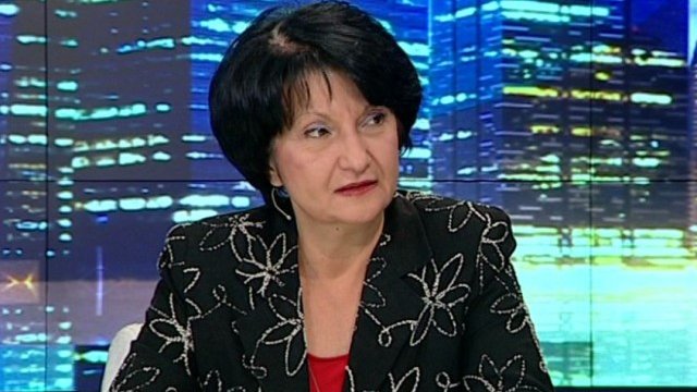 <p style="margin-bottom: 0cm">
	<span lang="en-US">Надя Сандолова</span></p>
