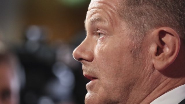 <p>
	Засега Олаф Шолц има най-високи шансове за канцлерския пост. <em>Снимка: EPA/FOCKE STRANGMANN</em></p>
