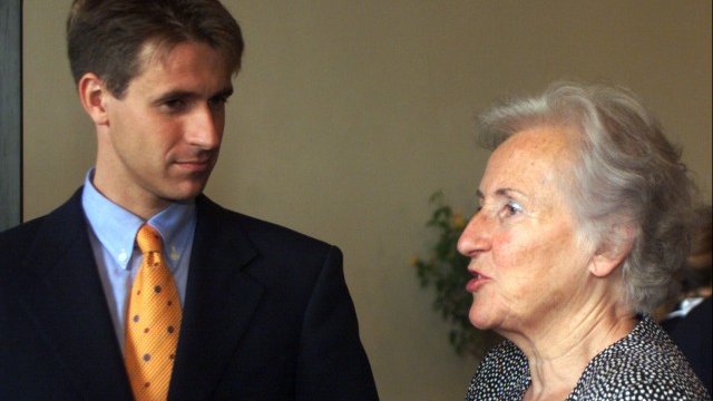 <p>
	Йохана Кванд и синът ѝ Щефан. <em>Снимка: архив Ройтерс</em></p>
