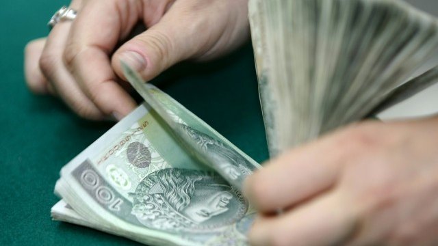 <p>
	Разходите на полските банки могат да скочат рязко в сравнение с първоначалните оценки за&nbsp;2,34 млрд. долара. <em>Снимка: Ройтерс</em></p>
