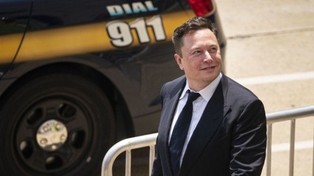 Нов загадъчен туит на Мъск 