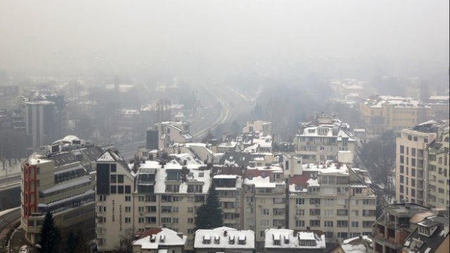 <p>
	Запрашеният въздух в София. <em>Снимка: БТА</em></p>
