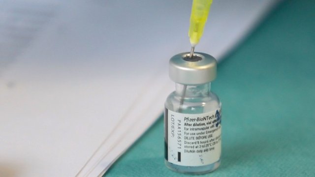 Комбинирането на ваксини срещу COVID дава добри резултати