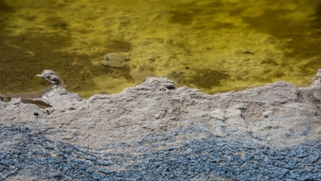 <p>
	Добив на литий в пустинята Атакама, Чили. <em>Снимка: Bloomberg Creative Photos</em></p>
