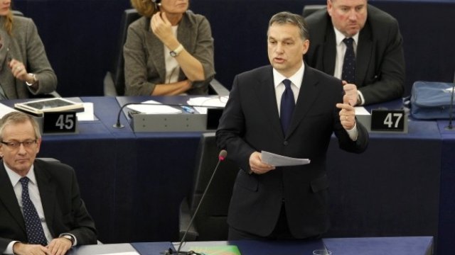 <p>
	&nbsp;Виктор Орбан по време на изслушването му в парламента. <em>Снимка: Ройтерс</em></p>
