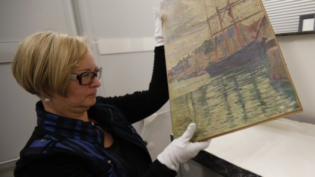 <p>
	Платно на&nbsp;известния френски художник-неоекспресионист Пол Синяк. <em>Снимка: Ройтерс</em></p>
