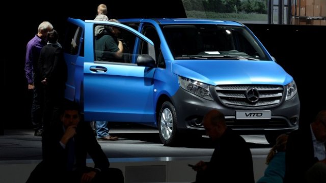 <p>
	Федералната агенция нареди изтеглянето на дизеловия ван Vito на Mercedes-Benz. Акцията&nbsp; ще засегне 4900 вана с 1,6 литров двигател в целия свят. <em>Снимка: Ройтерс</em></p>
