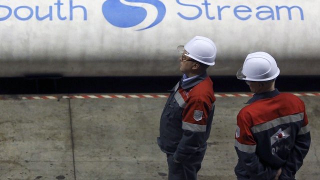 <p>
	Според Стойнев &bdquo;Южен поток&rdquo; е важен геостратегически проект и е щял да гарантира енергийната сигурност на страната ни. <em>Снимка: архив, Ройтерс</em></p>
