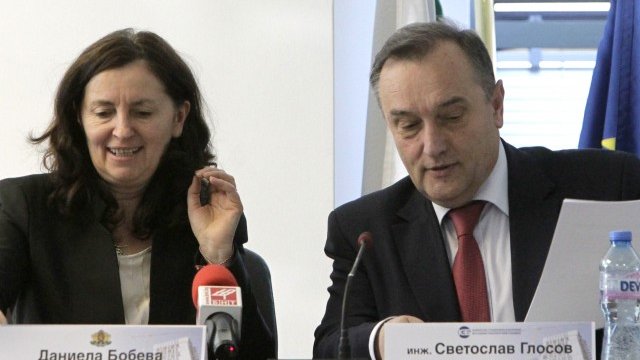 <p>
	Даниела Бобева и Светослав Глосов. <em>Снимка: БТА</em></p>
