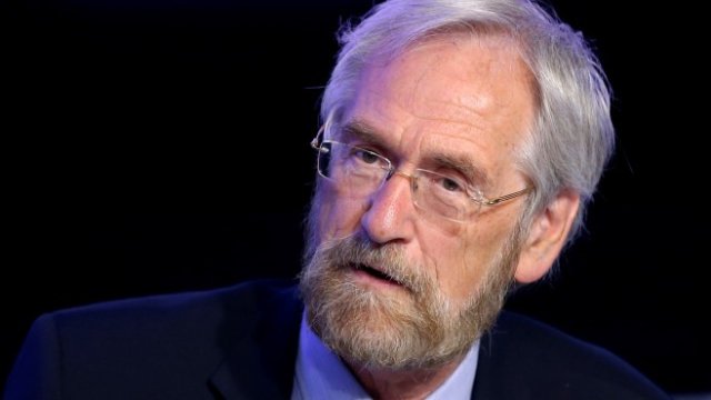 <p>
	Главният икономист на ЕЦБ Петер Прат. <em>Снимка: Ройтерс</em></p>
