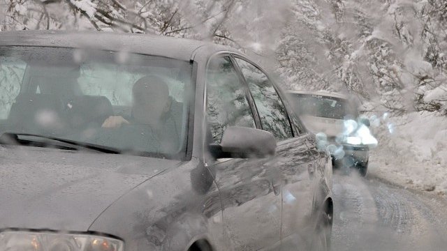 Пети ден десетки населени места в Южна България са без ток
