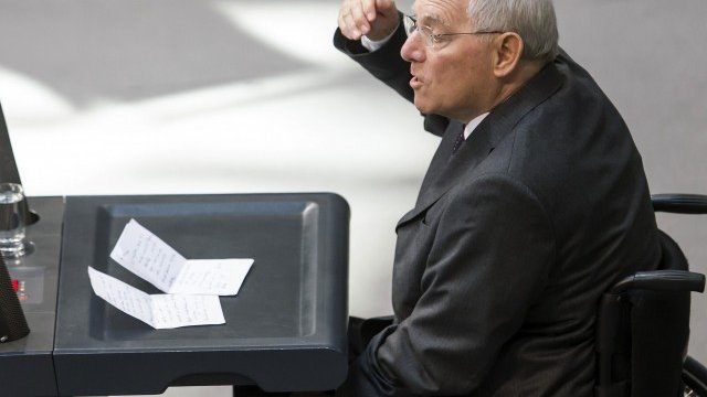 <p>
	Шойбле отново втърдява тона към Атина. <em>Снимка: Ройтерс</em></p>
