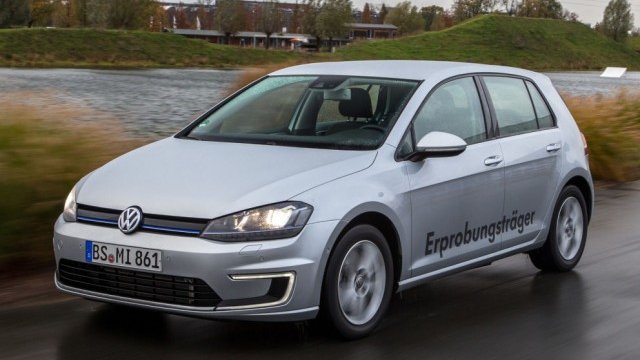 <p>
	Golf GTE. <em>Снимка: Volkswagen</em></p>
