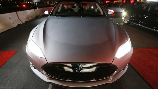 <p>
	Tesla Model S.<em> Снимка: Ройтерс</em></p>
