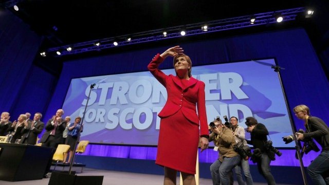 <p>
	Никола Стърджън:&nbsp;&bdquo;Никога не съм се съмнявала в това, че един ден Шотландия ще стане независима страна. А днес вярвам в това по-силно от когато и да е било&ldquo;. <em>Снимка: Ройтерс</em></p>
