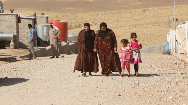 <p>
	Повече от половината население на Мосул избяга в лагери в околностите на града, след като през 2014 г. той беше превзет от &quot;Ислямска държава&quot;. <em>Снимка: архив, Ройтерс</em></p>
