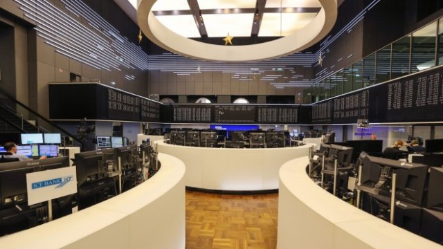 Европейските пазари са на червено на фона на понижаване на доходността