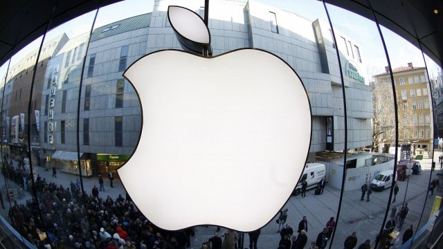 <p>
	Apple - най-скъпата компания в историята на борсите. Снимка: Ройтерс</p>
