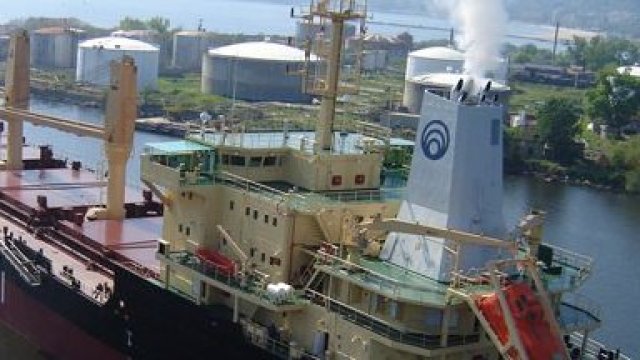 <p>
	Кораб на ИХ България Снимка: bulgariaholding.com</p>
