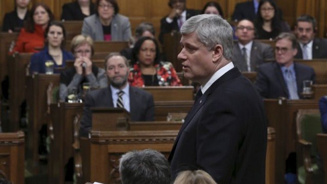 <p>
	Премиерът на Канада Стивън Харпър говори пред парламента. <em>Снимка: Ройтерс</em></p>
