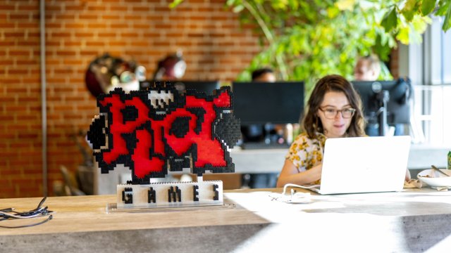 Офисът на&nbsp;Riot Games в Лос Анжелис. Снимка:&nbsp;Kyle Grillot/Bloomberg&nbsp;