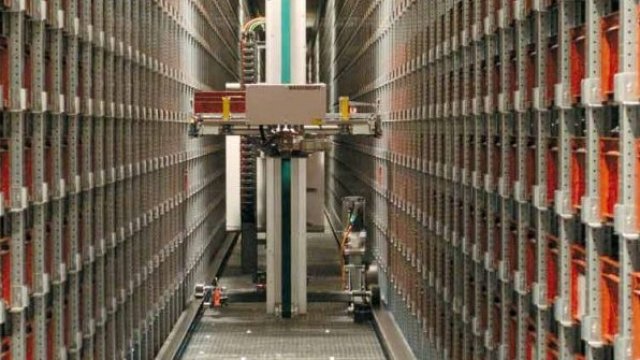 <p>
	Автоматизирана складова система KNAPP Снимка: Софарма Трейдинг АД</p>
