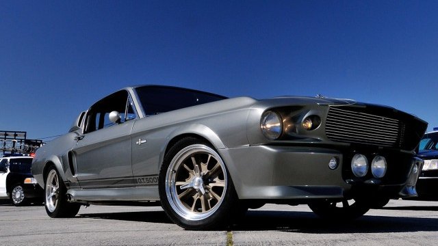 <p>
	Автомобилът, наречен от Никълъс Кейдж Елинор. Снимки: Mecum Auctions</p>
