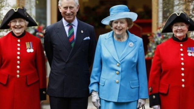 <p>
	Маргарет Тачър с принц Чарлс, Снимка: Ройтерс</p>
