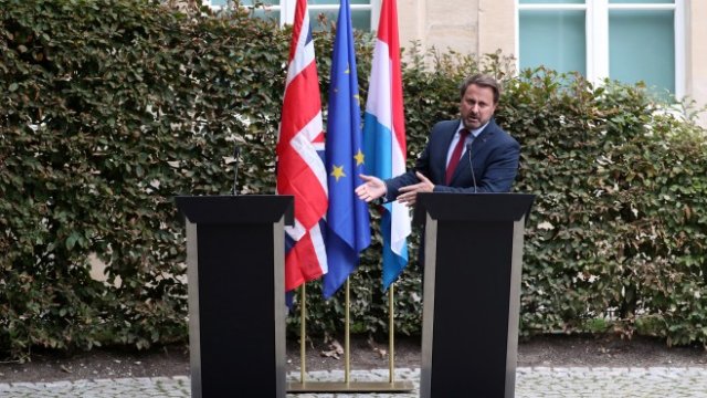 <p>
	Соло пресконференцията на Ксавие Бетел. <em>Снимка: Ройтерс</em></p>
