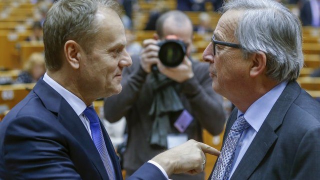 <p>
	Председателят на Европейския съвет Доналд Туск и президентът на ЕК Жан-Клод Юнкер. <em>Снимка: Ройтерс</em></p>
