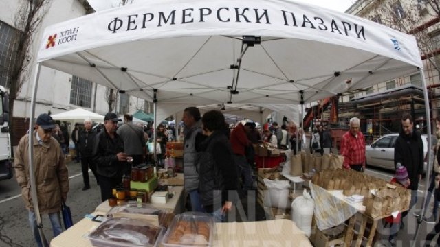 <p>
	Фермерски пазар в София.&nbsp;<em>Снимка: Олег Попов, Investor Media Group</em></p>
