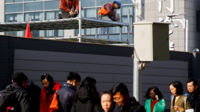 <p>
	Пешеходна зона в Пекин. <em>Снимка: Ройтерс</em></p>
