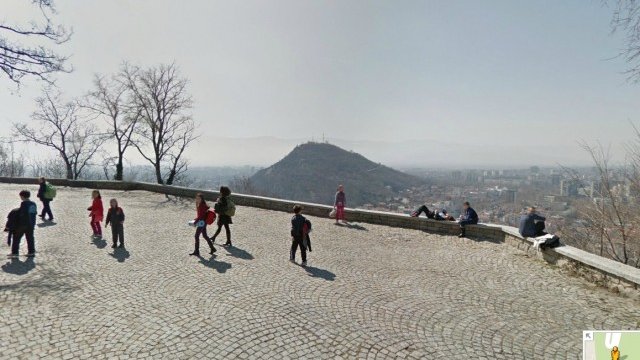 <p>
	Google показва дори Бунарджика в Пловдив. <em>Илюстрация: Dnes.bg</em></p>

