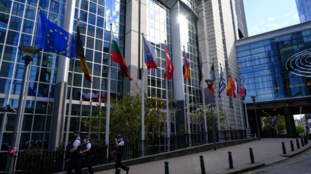 <p>
	Сградата на ЕП. <em>Снимка: Thierry Monasse/Bloomberg</em></p>
