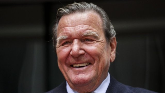 <p>
	Бившият германски канцлер Герхард Шрьодер.&nbsp;<em>Снимка: EPA/БГНЕС</em></p>
