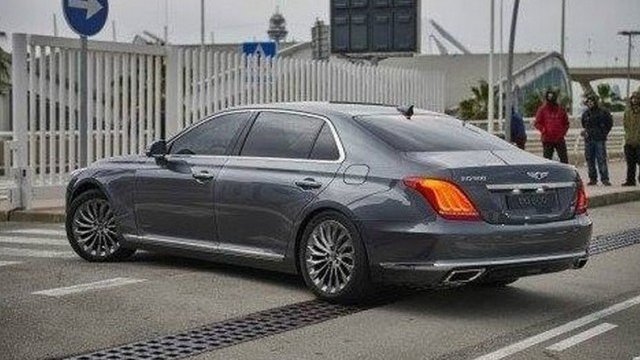 <p>
	Шпионска снимка на Genesis G90.<em> Снимка: Worldcarfans</em></p>
<div>
	&nbsp;</div>
