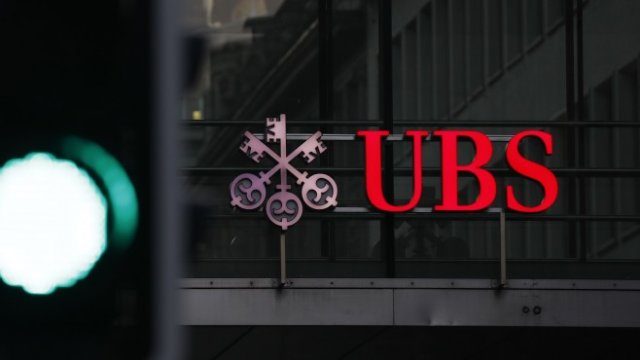 Защо акциите на UBS поскъпнаха след солена глоба?