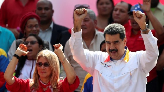 <p>
	Мадуро и съпругата му&nbsp;Силия Флорес. <em>Снимка: Ройтерс</em></p>
