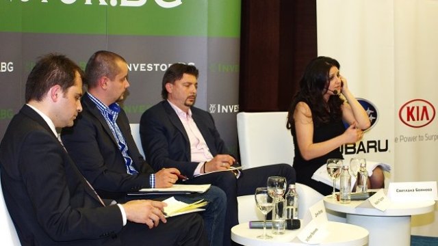 <p>
	Участниците във форума обсъдиха предизвикателствата пред фермерите през 2015 г.</p>
