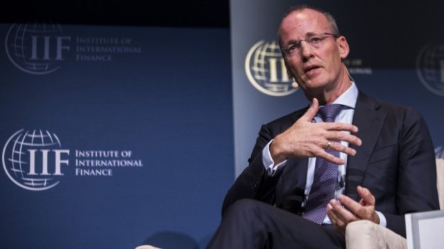 <p>
	<em>На снимката:Клаас Нот,&nbsp;Zach Gibson/Bloomberg</em></p>
