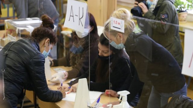 Какви са двата риска при нови избори?