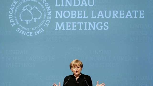 <p>
	Речта на Ангела Меркел предизвика значителен интерес в аудиторията. <em>Снимка: Ройтерс</em></p>
