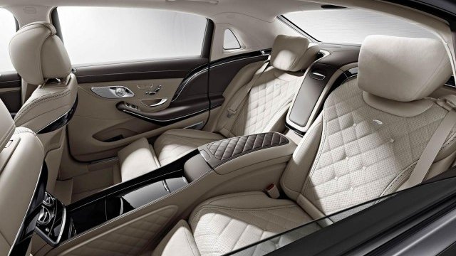 <p>
	Интериорът на върховия Mercedes-Maybach S600</p>
