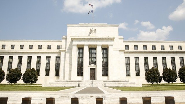 <p>
	Сградата на Федералния резерв във Вашингтон. <em>Снимка: Ройтерс</em></p>
