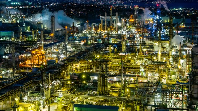 Рафинерия на Chevron в Ел Сегундо, Калифорния. Снимка: Kyle Grillot/Bloomberg