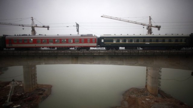 <p>
	Спад на превозените пътници отчитат жп транспорта в края на 2016 г. Снимка: <em>Архив Ройтерс</em></p>
