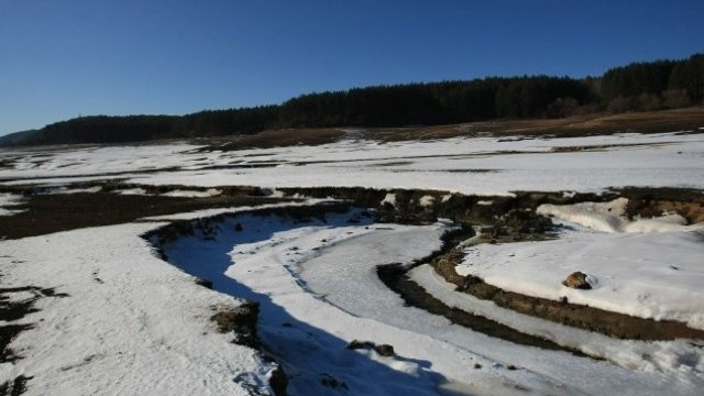 <p>
	Язовир &quot;Студена&quot;. <em>Снимка: БГНЕС</em></p>
