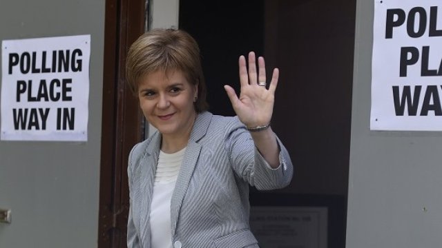 <p>
	Първият министър на Шотландия Никола Стърджън. <em>Снимка: Архив Ройтерс</em></p>
