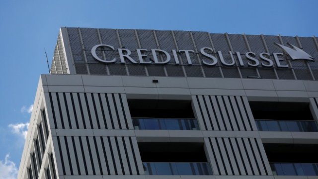 Credit Suisse: Загубата расте, директорската заплата – също