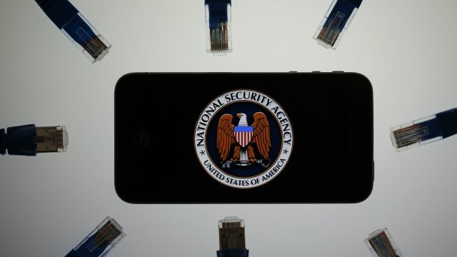 <p>
	Все още не е ясно до каква степен&nbsp;NSA е следяла частния живот на американците и гостите на САЩ. <em>Снимка: Ройтерс</em></p>

